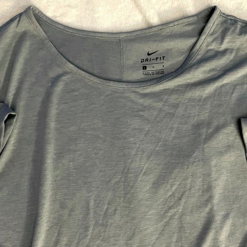 BRAND NEW Women’s Nike DRI FIT Yoga Top Size Large